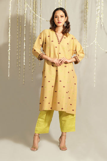 Kurta - Silk motifs in Eri silk natural dye