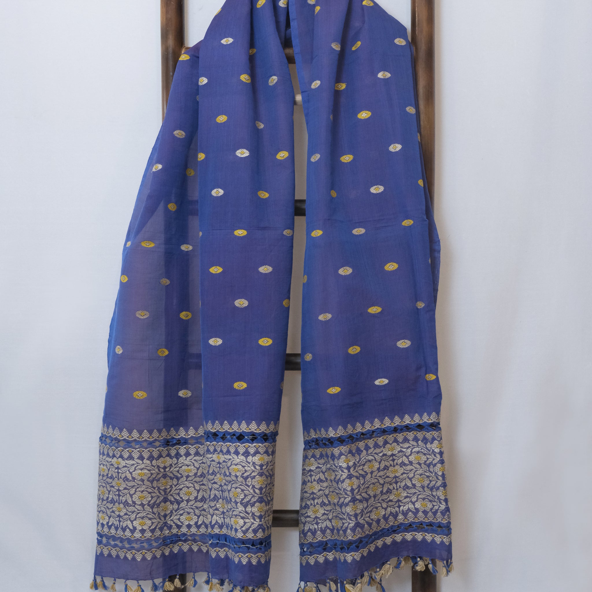 Single Sador - Mulberry silk (kesapat) & cotton  motifs Muga ghisa silk