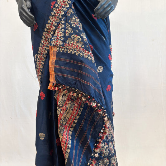 Mekhela Sador - Paat silk & cotton, Motifs in Muga ghisa